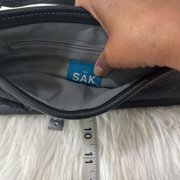 The Sak Y2K Elegant Black Leather Shoulder Bag - Picture 7 of 8